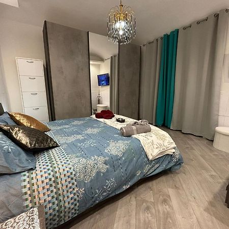 Cmhouselove Roma Alessandrino Vicino Metro C Kültér fotó